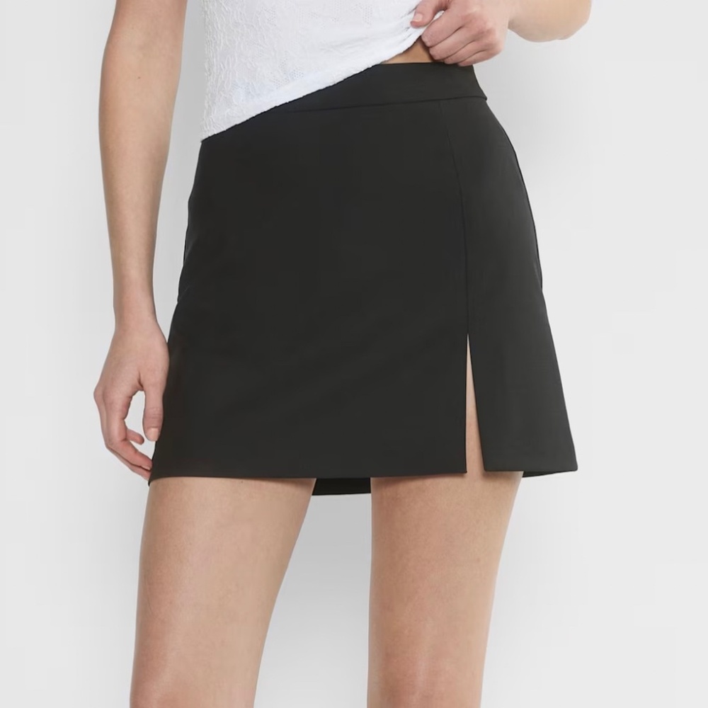 Tatiana Skirt, Aritzia -- Black mini skirt, Size 4